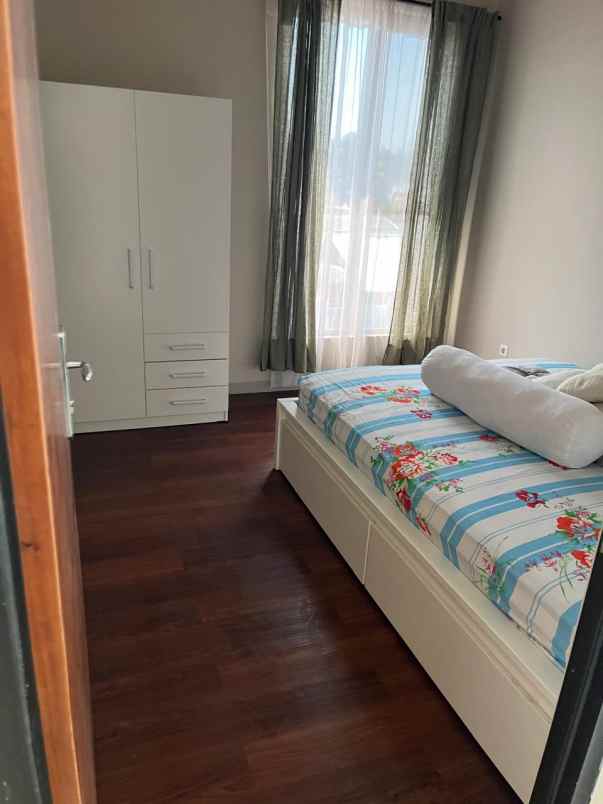 rumah 2 lantai furnished di jatiasih bekasi