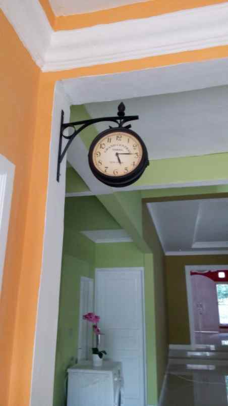 rumah 2 lantai kokoh rapi dan lias dijatiwaringin