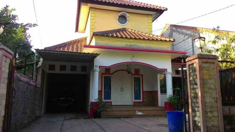 rumah 2 lantai kokoh rapi dan lias dijatiwaringin