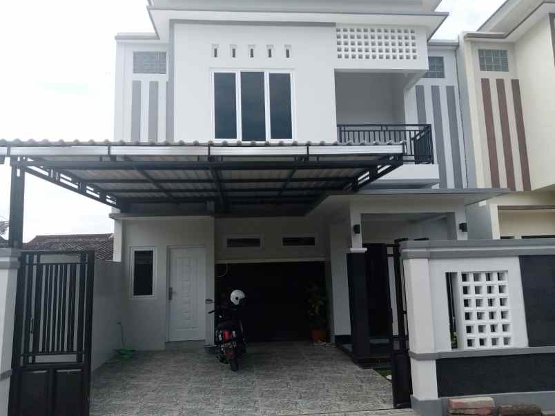 rumah 2 lantai zonasi sma n 1 klaten siap balik nama