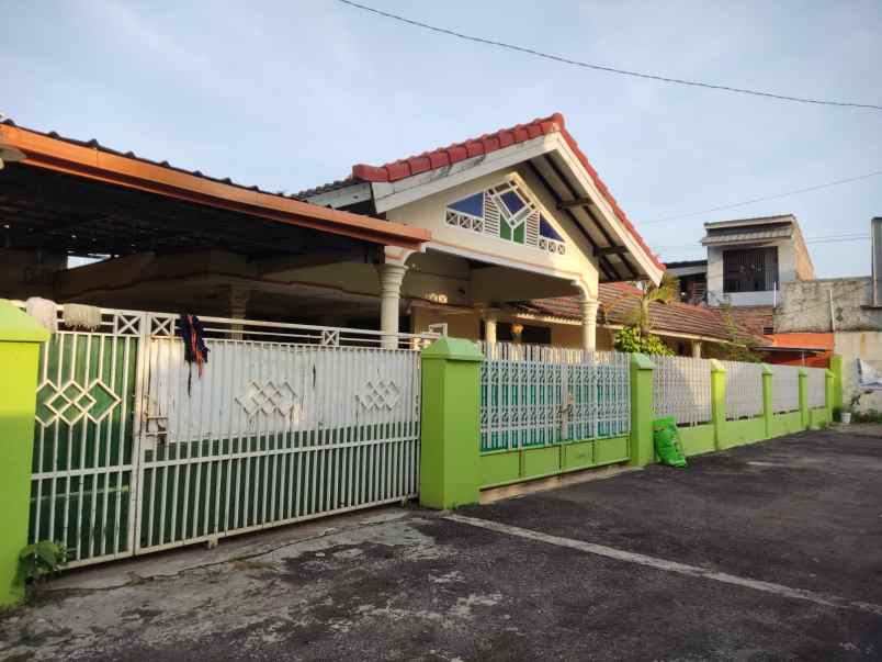 rumah 3 unit utama paviliun kost