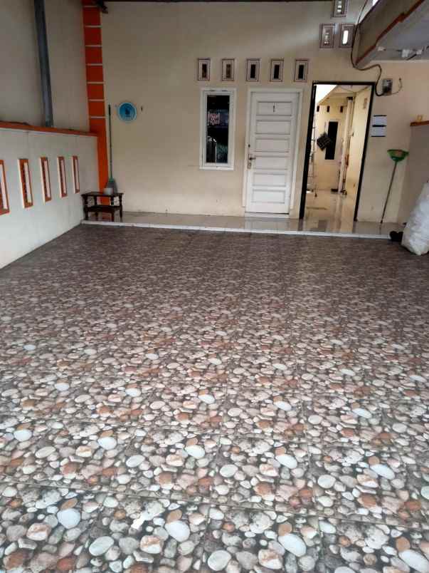 rumah 3 unit utama paviliun kost