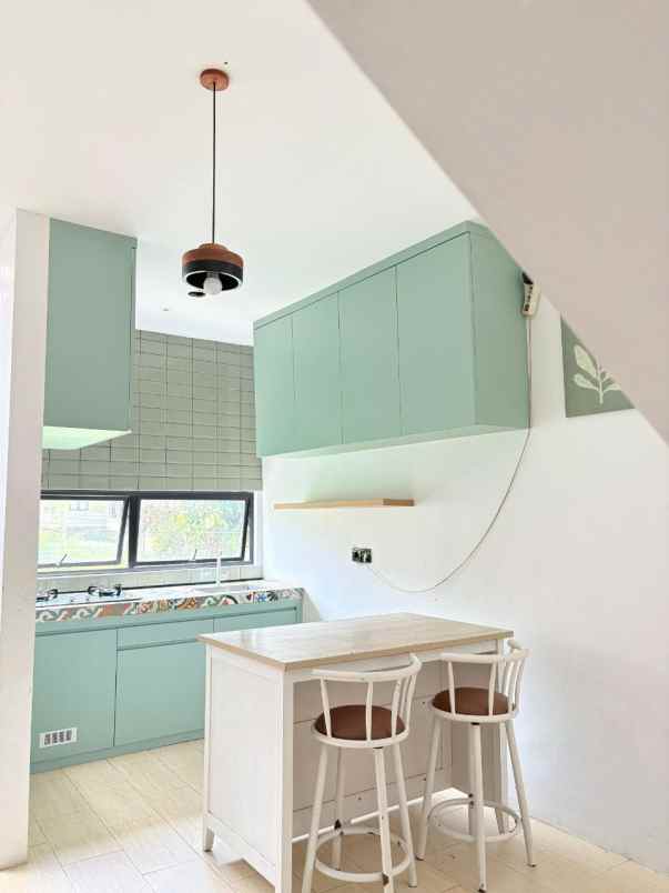 rumah 5 kamar dengan disain menarik cipageran cimahi