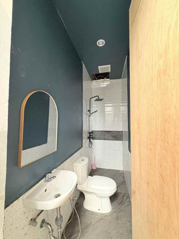 rumah 5 kamar dengan disain menarik cipageran cimahi