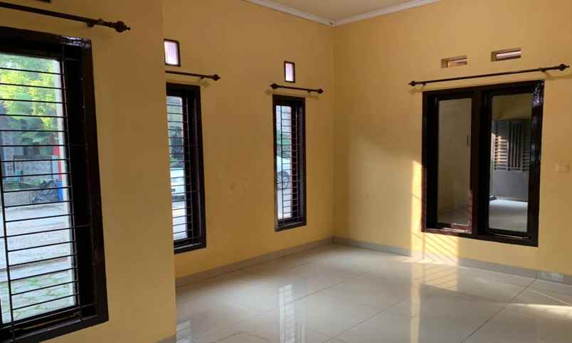 rumah american classic di margacinta bandung