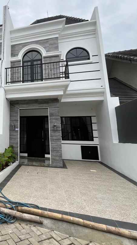 rumah baru american classic best view lokasi batu