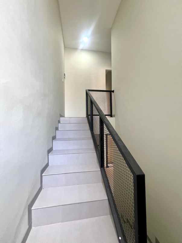 rumah baru dalam komplek di limo cinere depok