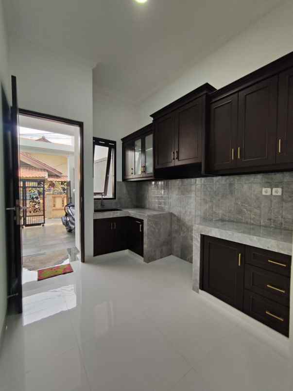 rumah baru dengan rooftop di pondok kelapa jaktim