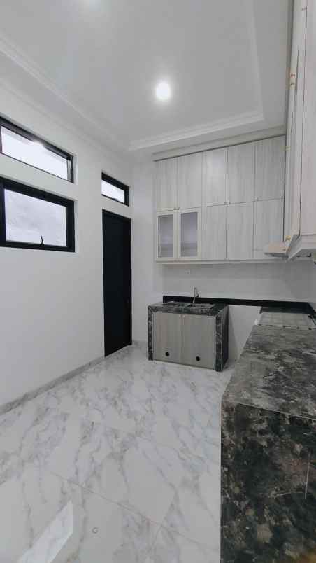 rumah baru lokasi strategis di griyaloka bsd tangsel