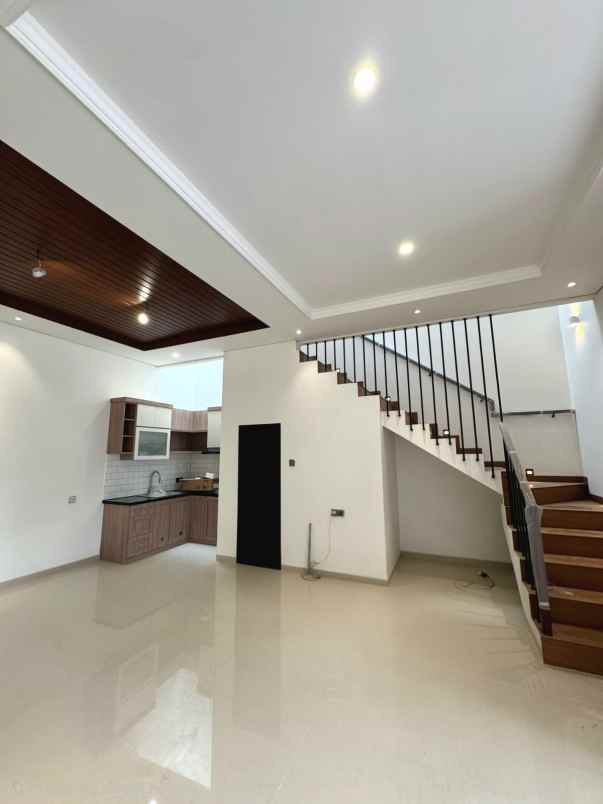 rumah baru modern minimalis dalam komplek rawamangun