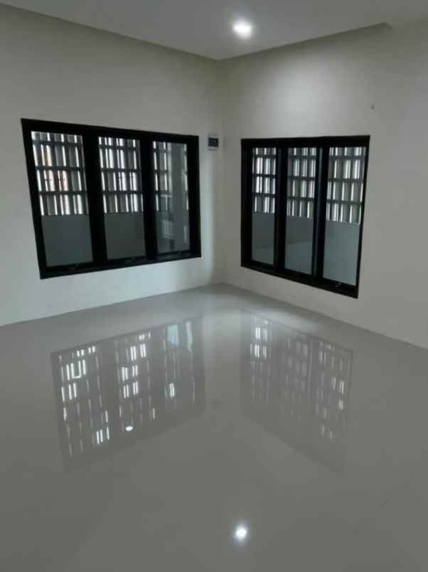 rumah baru non komplek lokasi strategis siap huni