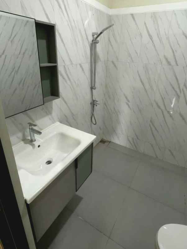 rumah baru non komplek lokasi strategis siap huni