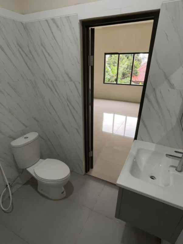 rumah baru non komplek lokasi strategis siap huni