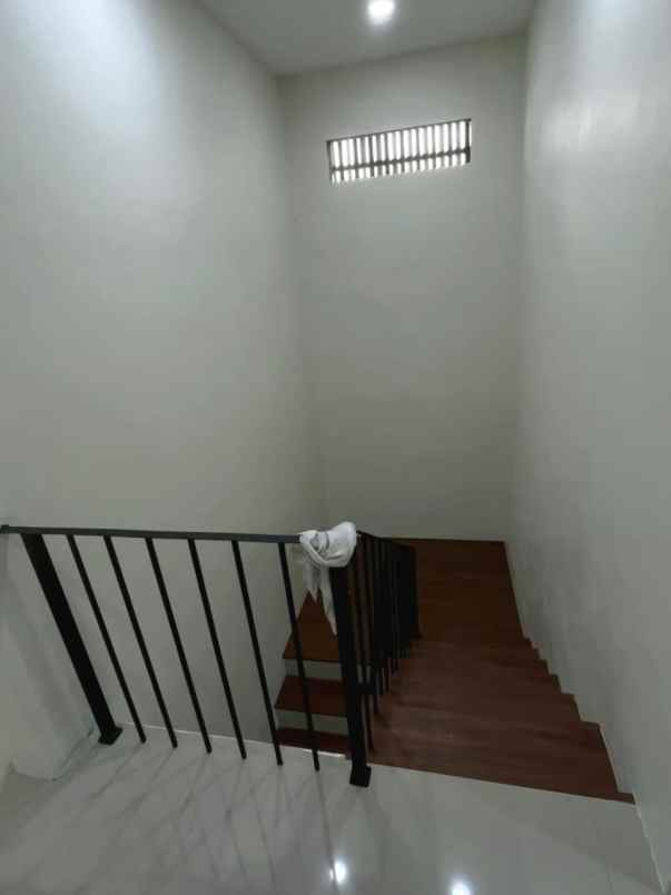 rumah baru non komplek lokasi strategis siap huni