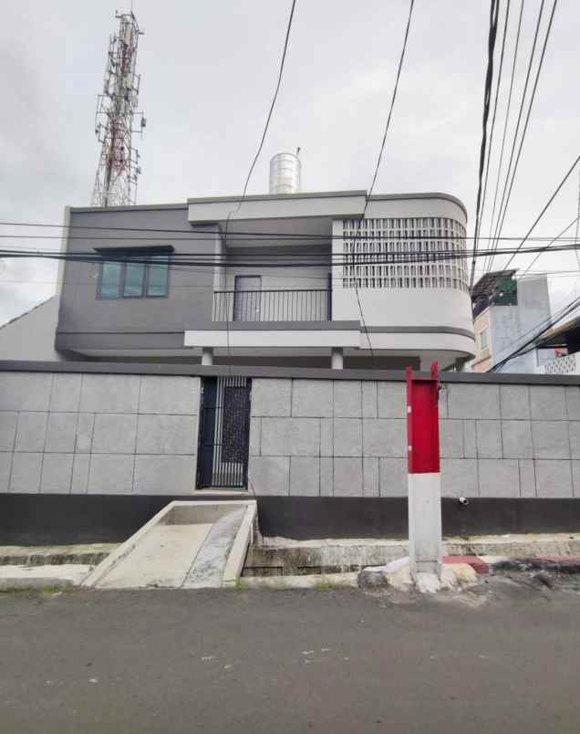 rumah baru non komplek lokasi strategis siap huni