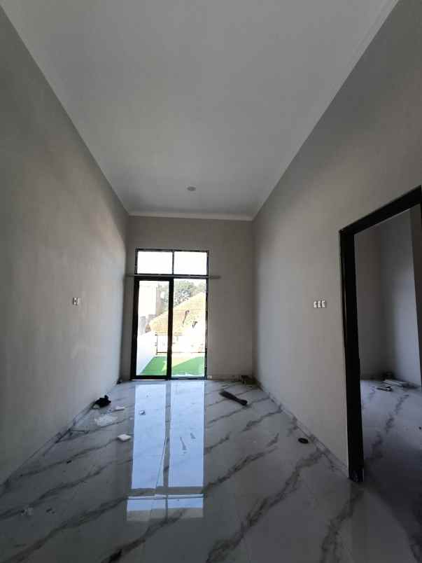 rumah baru siap huni 2 lantai di sulfat malang