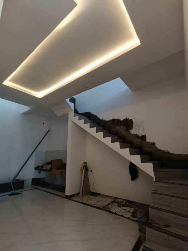 rumah baru siap huni lokasi sawojajar kota malang