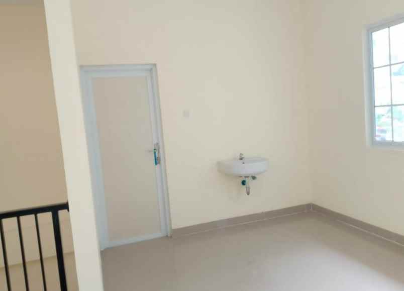 rumah baru siap huni lokasi strategis di griyaloka bsd