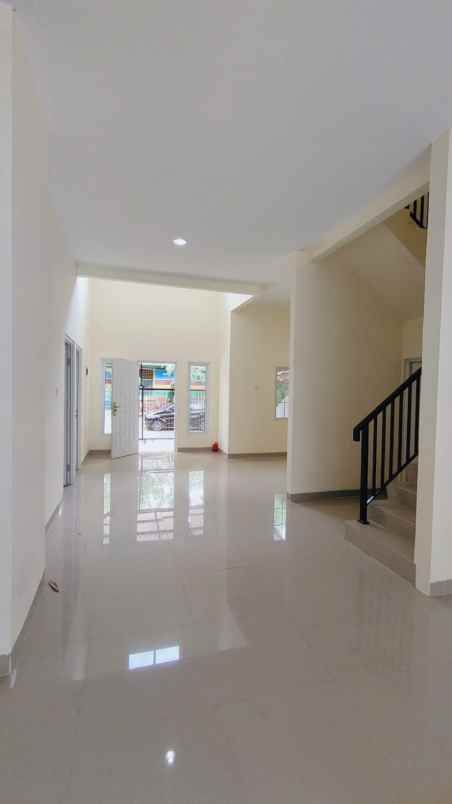 rumah baru siap huni lokasi strategis di griyaloka bsd