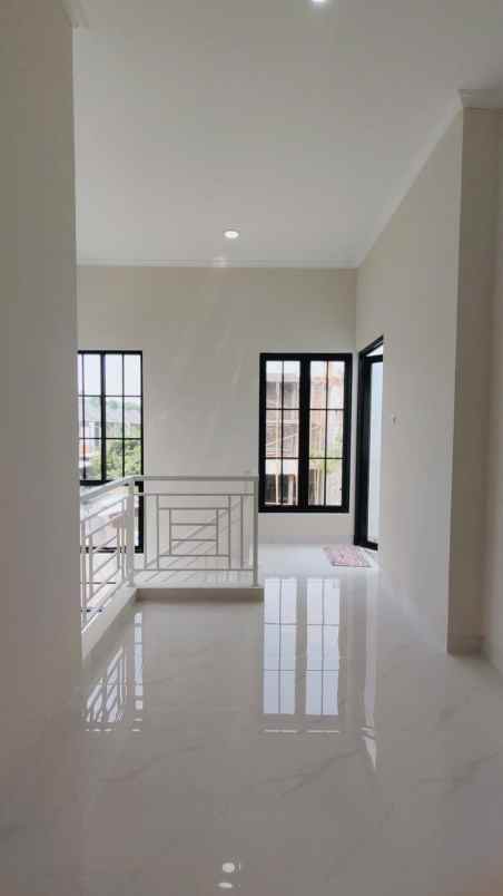 rumah baru siap huni strategis di nusaloka bsd