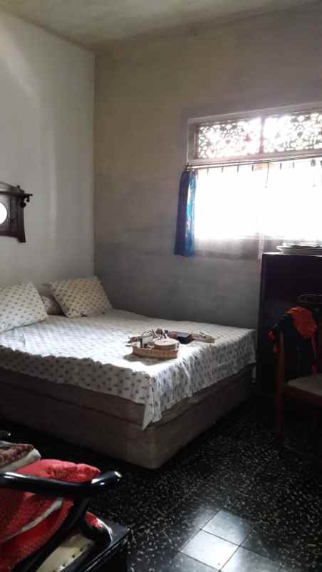 rumah berlokasi strategis di jakarta selatan