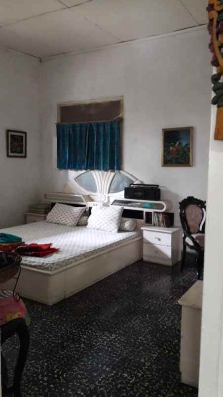 rumah berlokasi strategis di jakarta selatan