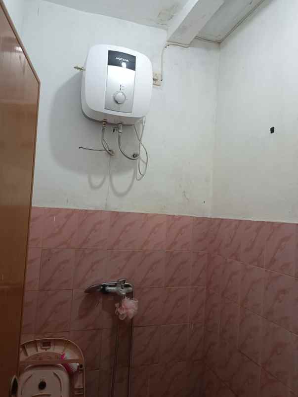 rumah bukit sariwangi lingkungan nyaman hadap barat