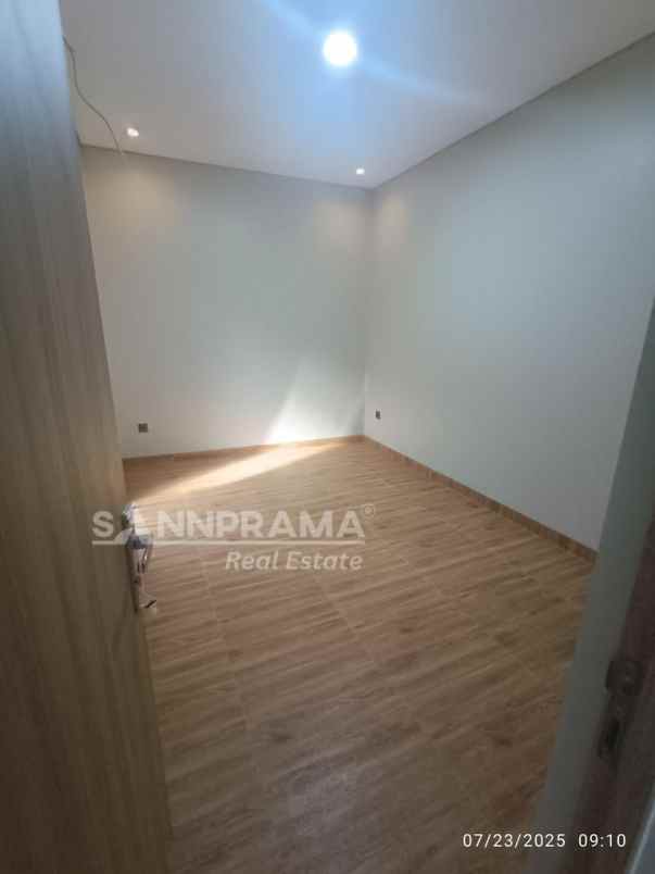 rumah cantik dalam cluster dekat tol limo depok