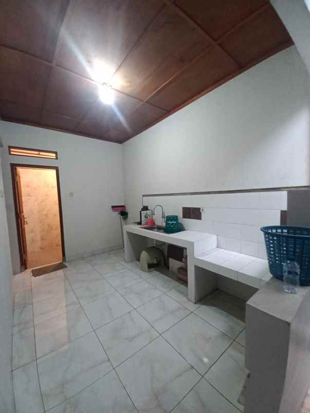 rumah cantik di kav al duren sawit jakarta timur