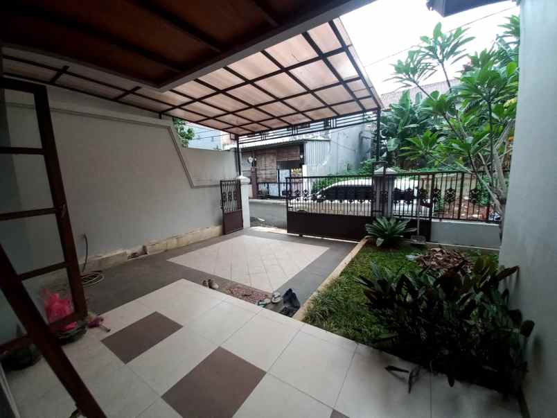 rumah cantik di kav al duren sawit jakarta timur