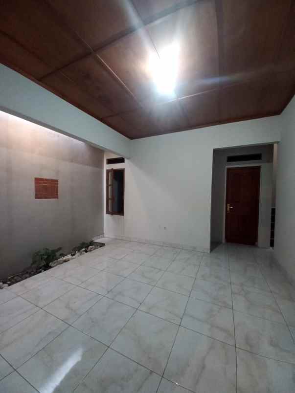 rumah cantik di kav al duren sawit jakarta timur