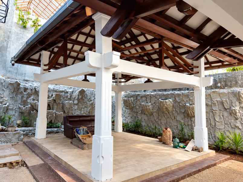 rumah classic second di bintaro jakarta selatan