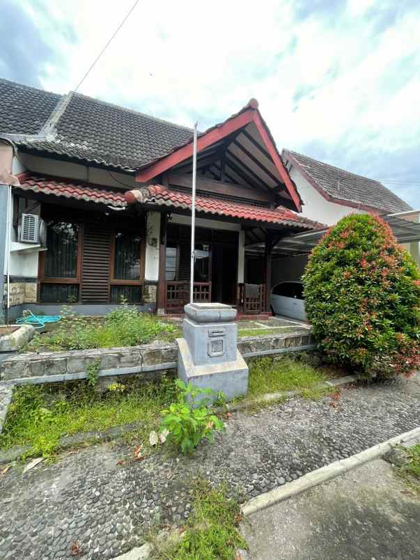 rumah dalam perumahan di gito gati palagan onegate
