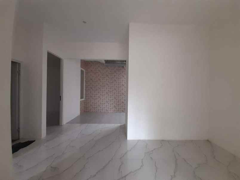 rumah di minimalis di perumahan rich village jember