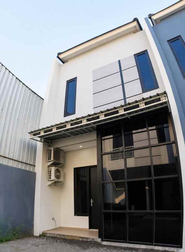 rumah di puri 88 sidosermo semi furnished