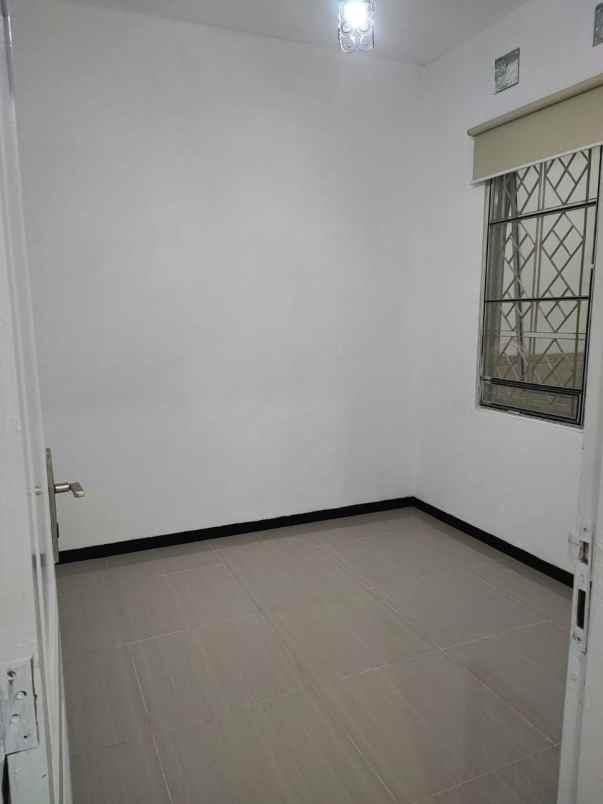 rumah griya asri pakuwon city siap huni kosongan