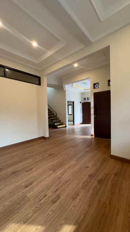 rumah hook 2 lantai siap huni di tambun selatan