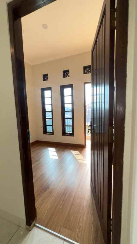 rumah hook 2 lantai siap huni di tambun selatan