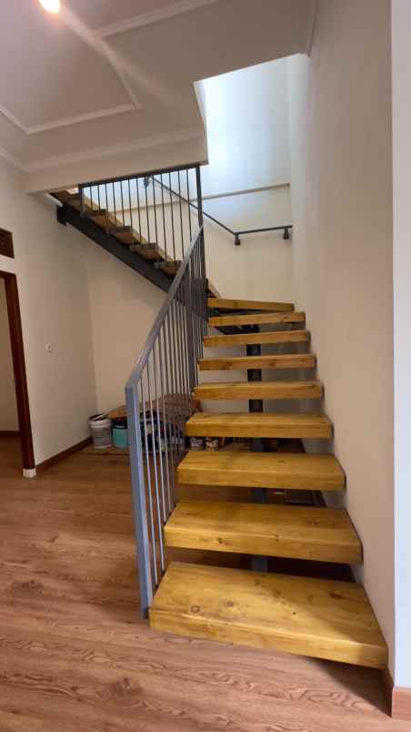 rumah hook 2 lantai siap huni di tambun selatan