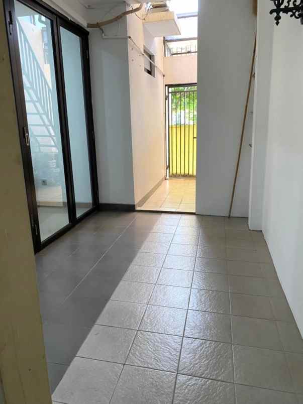 rumah hook bagus siap huni kemang pratama 2 bekasi