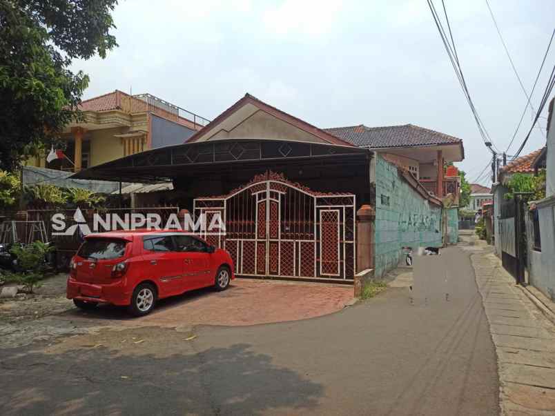 rumah hook luas 5 kt jagakarsa depok