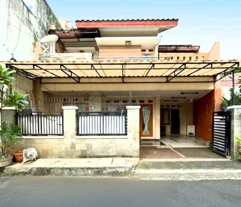 rumah ideal apik di asem baris tebet jakarta selatan