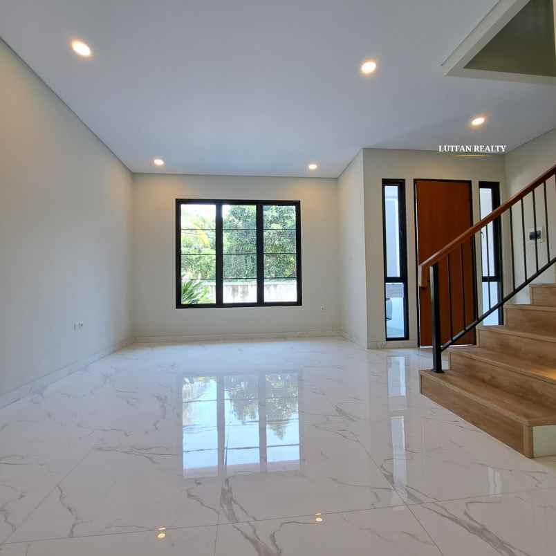 rumah jagakarsa farmhouse dalam cluster