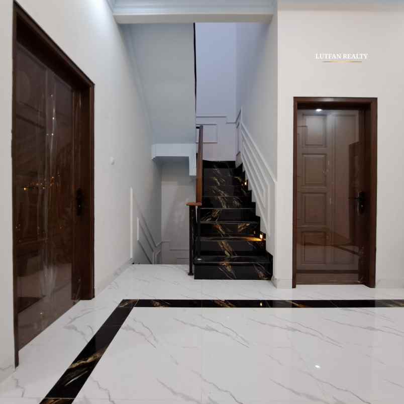 rumah jagakarsa modern classic