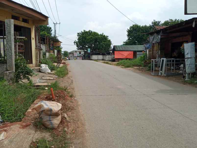rumah jalan raya setu serang