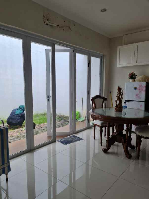 rumah jl kota wisata cibubur