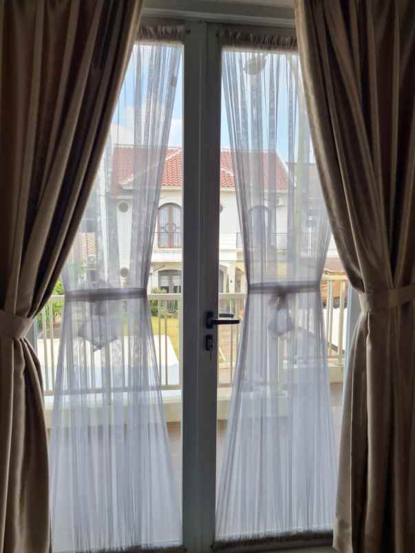 rumah jl kota wisata cibubur