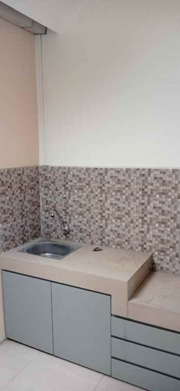 rumah jl lurah madi no 6 kp