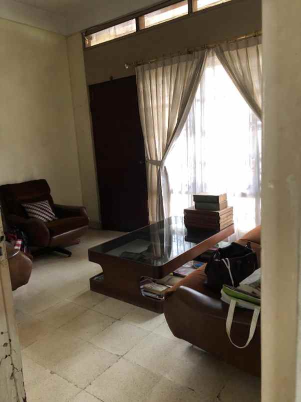 rumah jl mesjid abidin 3 a rt