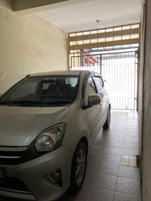 rumah jl mesjid abidin 3 a rt